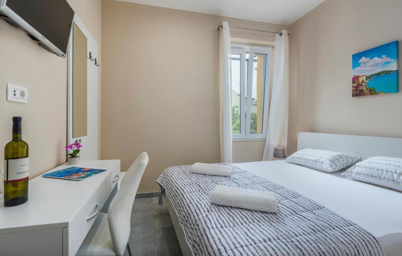 Roberto Rooms โปเรช ภายนอก รูปภาพ