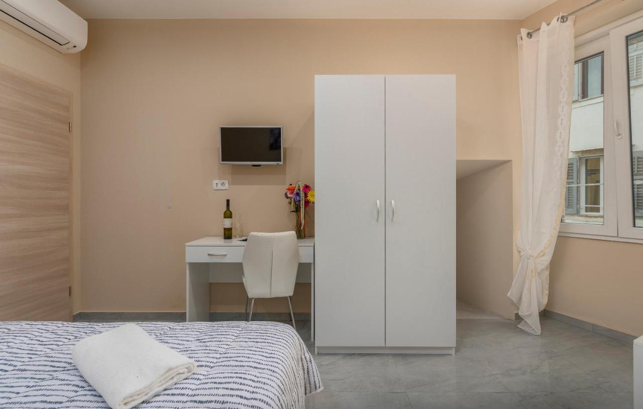 Roberto Rooms โปเรช ภายนอก รูปภาพ