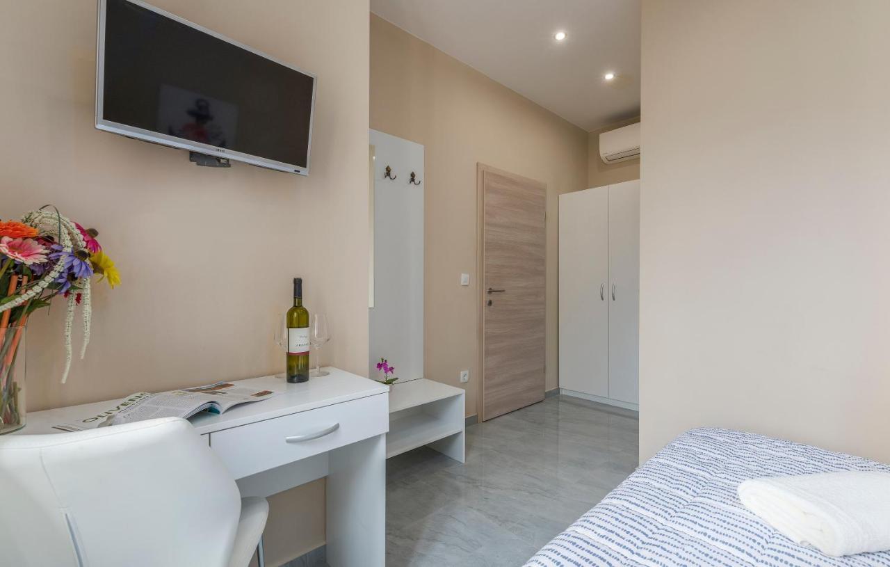 Roberto Rooms โปเรช ภายนอก รูปภาพ