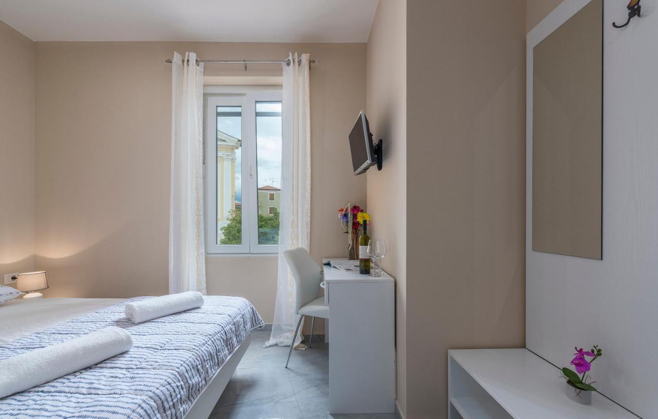 Roberto Rooms โปเรช ภายนอก รูปภาพ
