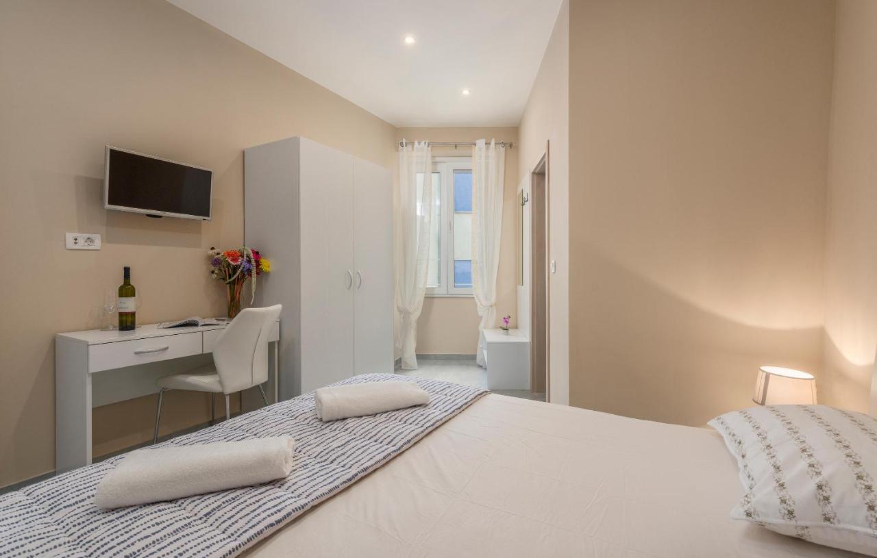 Roberto Rooms โปเรช ภายนอก รูปภาพ