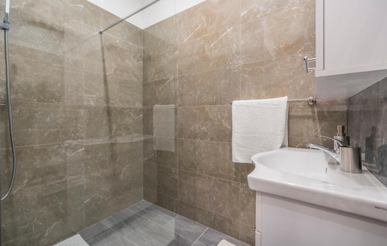 Roberto Rooms โปเรช ภายนอก รูปภาพ