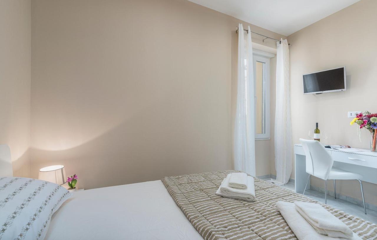Roberto Rooms โปเรช ภายนอก รูปภาพ