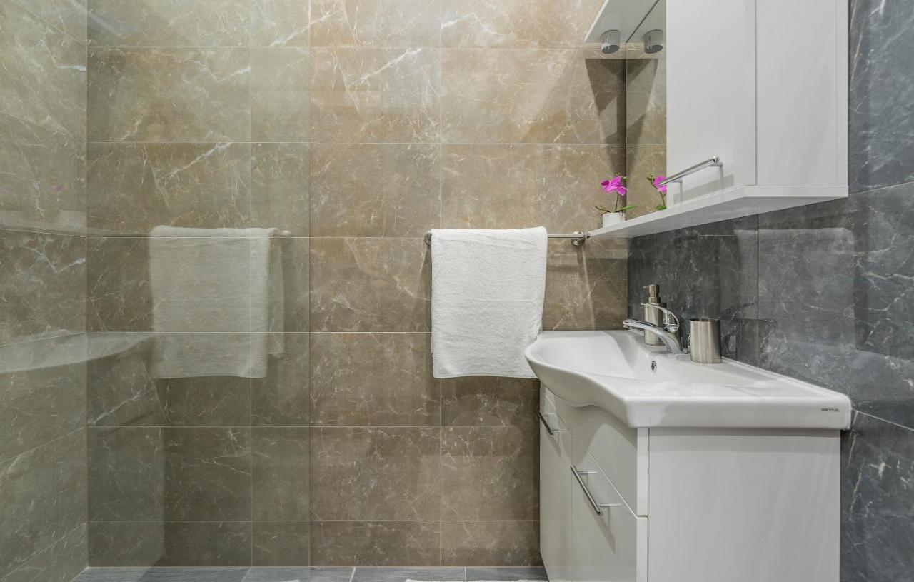 Roberto Rooms โปเรช ภายนอก รูปภาพ